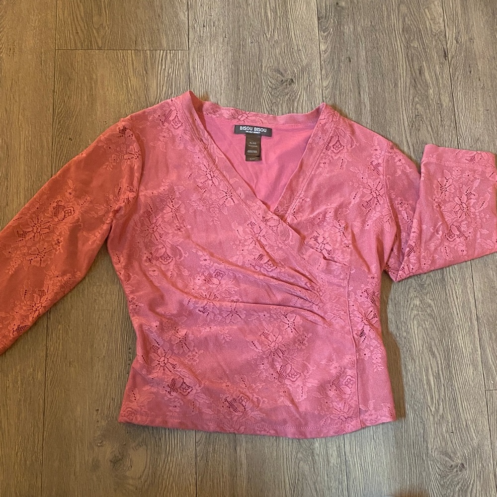 BISOU BISOU Rose wrap Lace Blouse